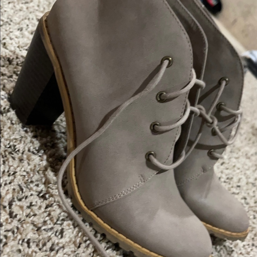 Pink Lily Boutique ankle booties